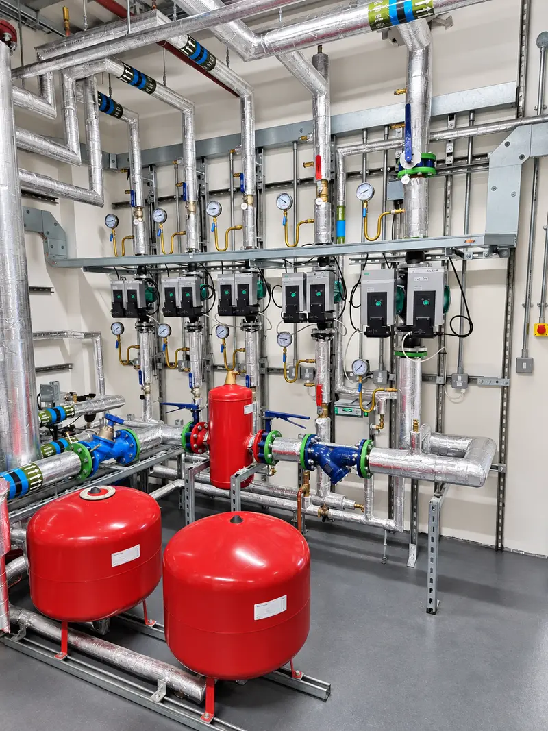 05-pump-room Pump Room